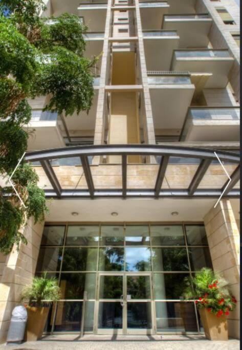 Beautiful Penthouse W/Amazing View, Prime Location Apartment Рамат Ган Екстериор снимка