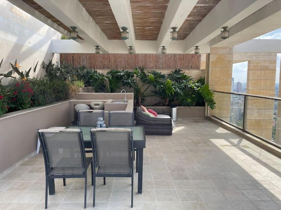 Beautiful Penthouse W/Amazing View, Prime Location Apartment Рамат Ган Екстериор снимка
