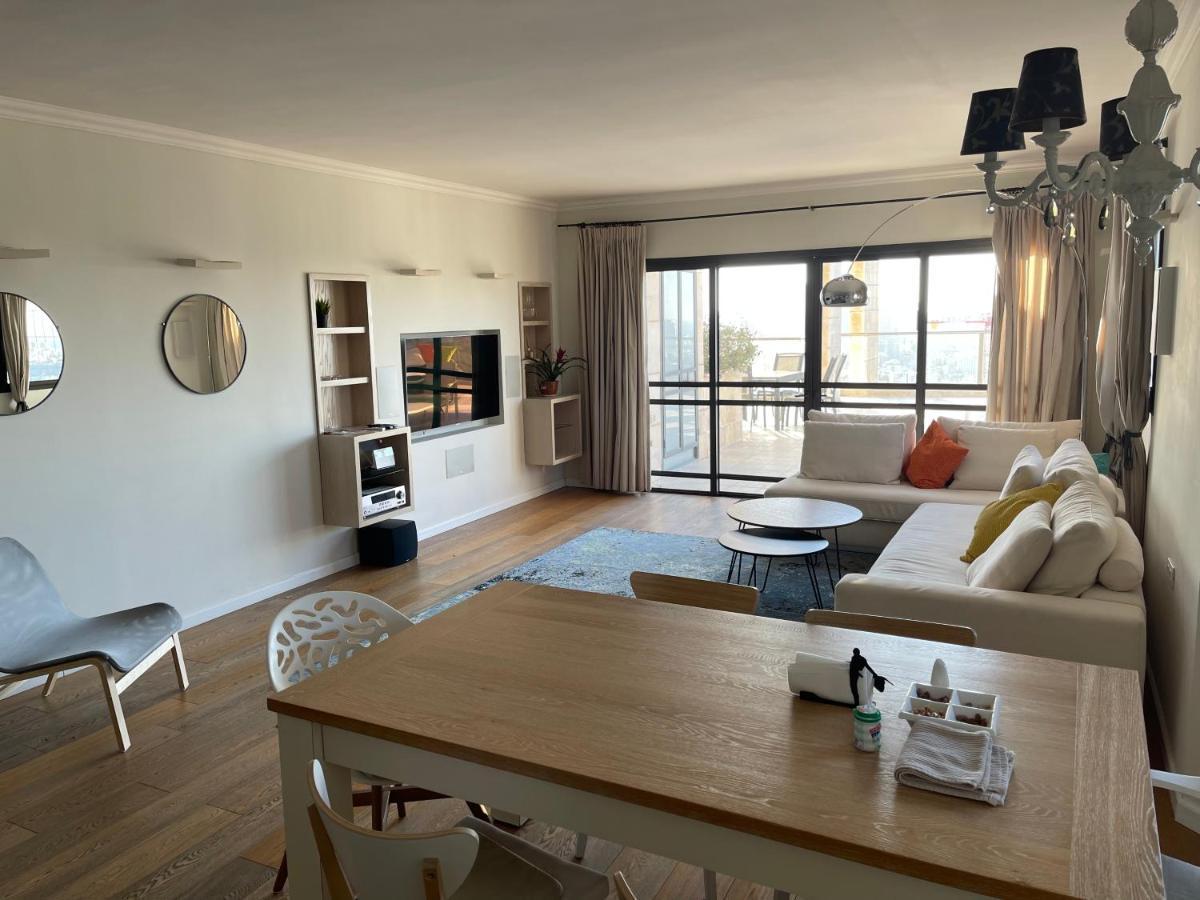 Beautiful Penthouse W/Amazing View, Prime Location Apartment Рамат Ган Екстериор снимка