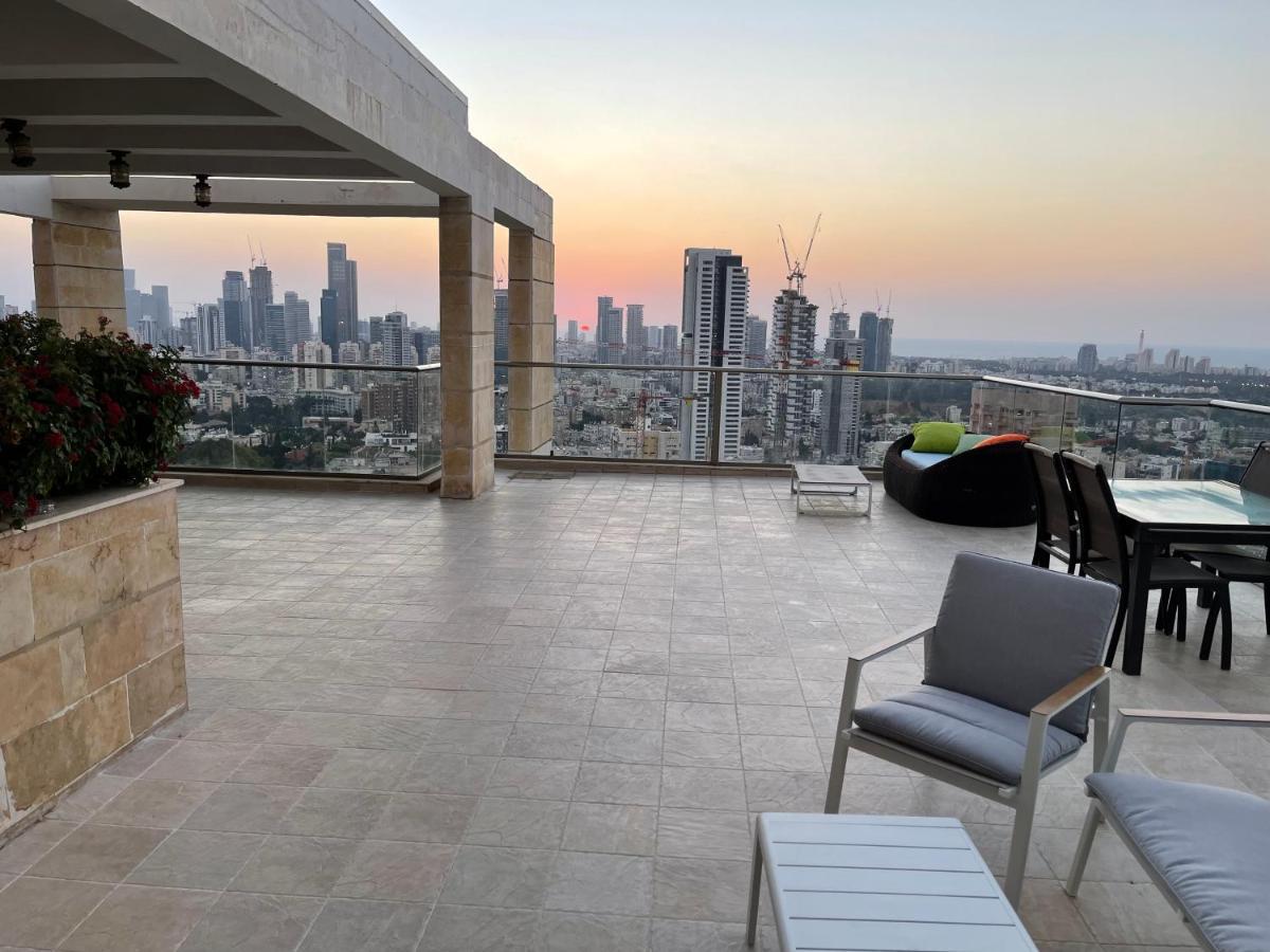 Beautiful Penthouse W/Amazing View, Prime Location Apartment Рамат Ган Екстериор снимка