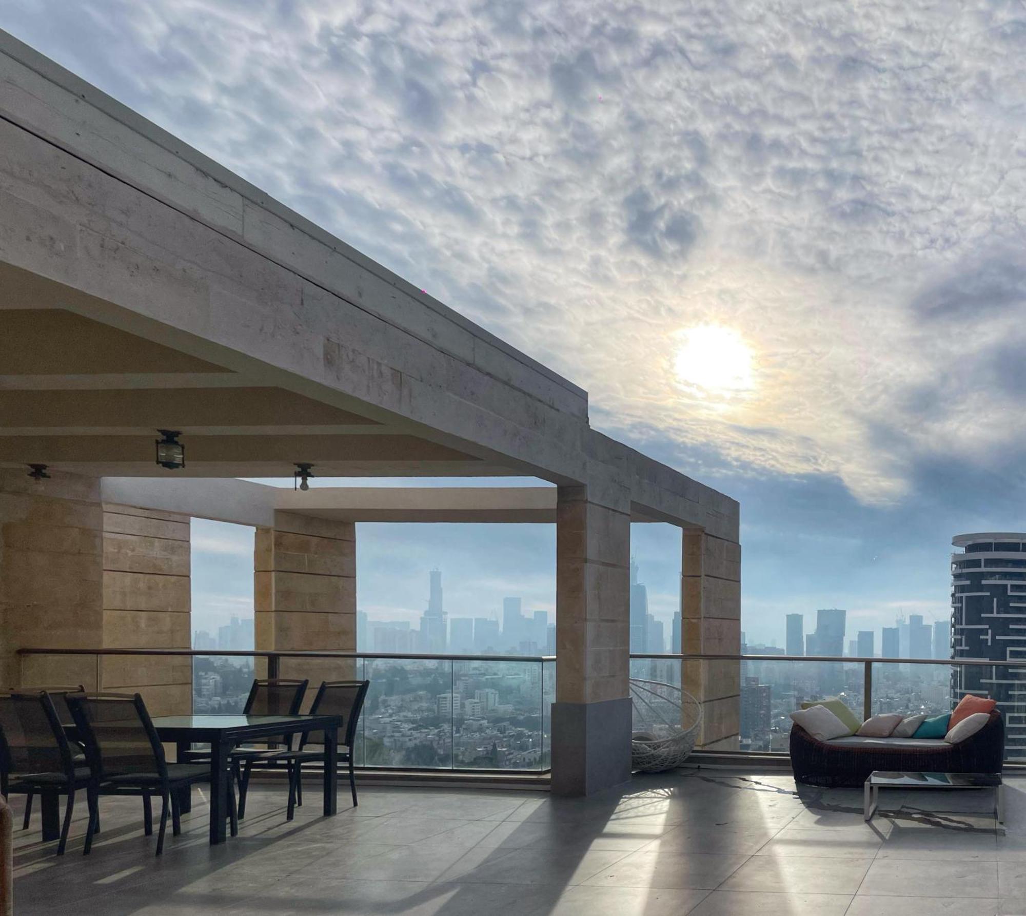 Beautiful Penthouse W/Amazing View, Prime Location Apartment Рамат Ган Екстериор снимка